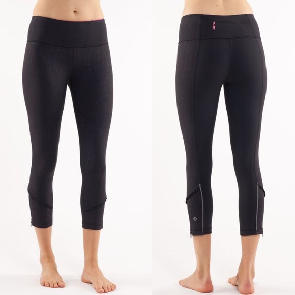 Lululemon Black Luxtreme Mid Rise Stay On Course Crop - Picture 1 of 10